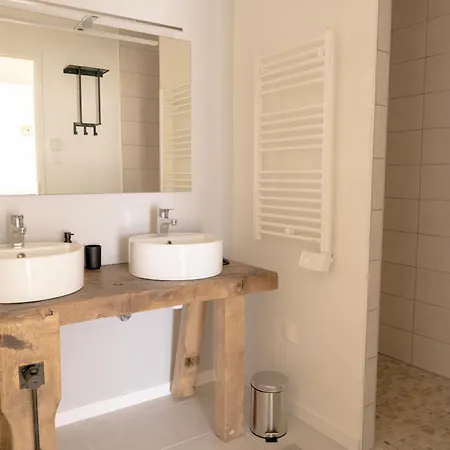 La Vie En Apartment *